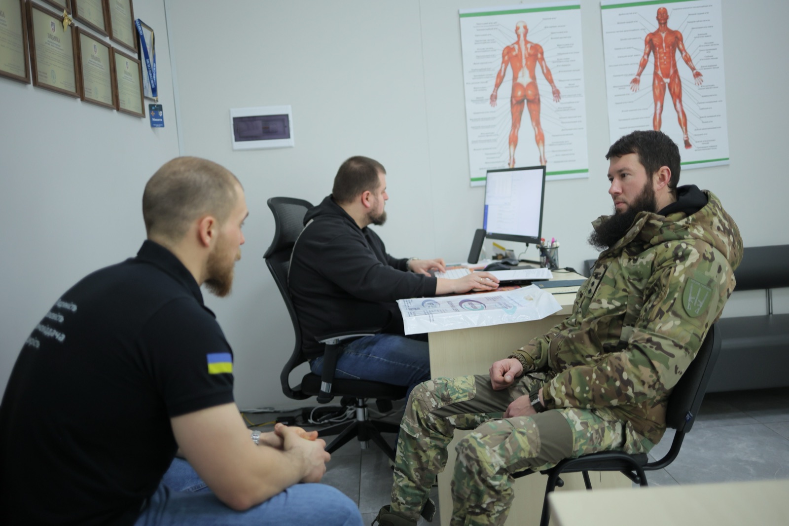 A patient meeting with the Way to Health care team